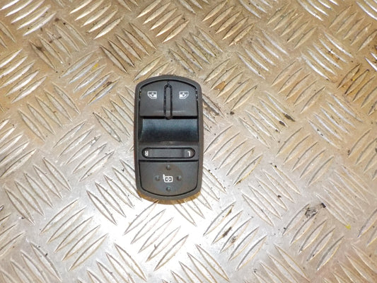 Opel Corsa E Kontakt Rudehejs Med OEM Nr. 13430017 Fra Opel Ophugger