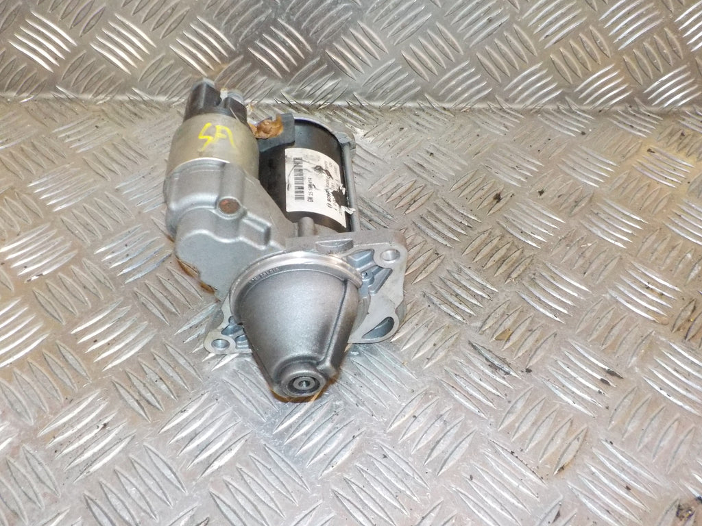 Opel Corsa E Starter Med OEM Nr. 25200067 Fra Opel Ophugger