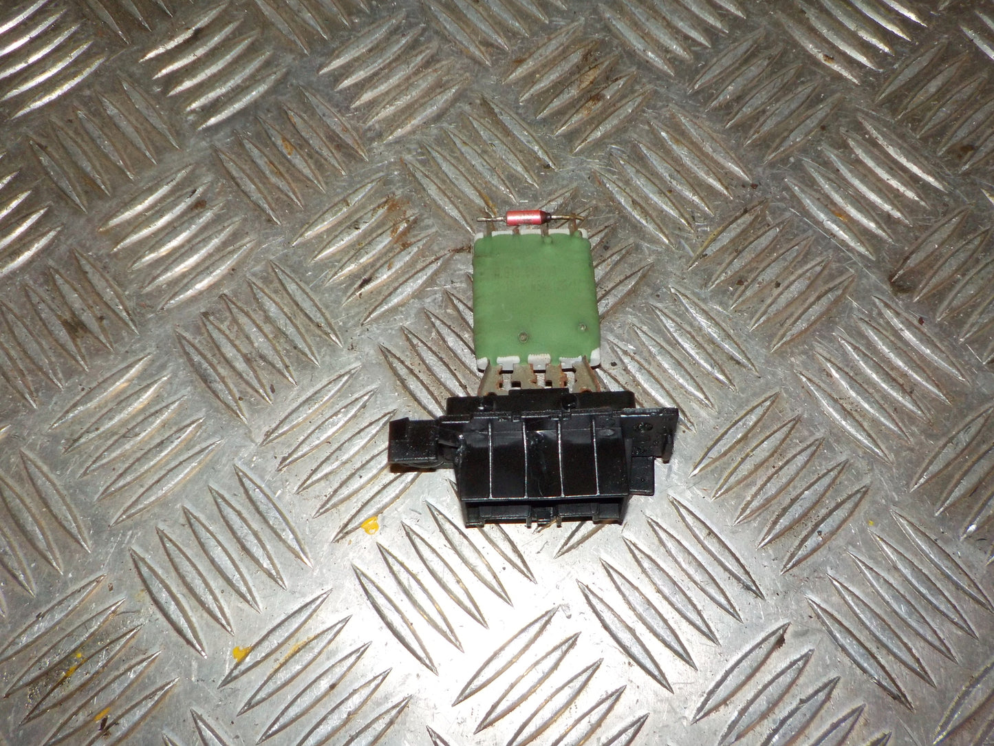 Opel Corsa E Varmemodstand Med OEM Nr. 95526380 Fra Opel Ophugger