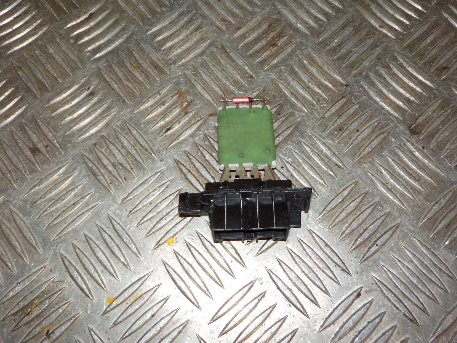 Opel Corsa E Varmemodstand Med OEM Nr. 95526380 Fra Opel Ophugger