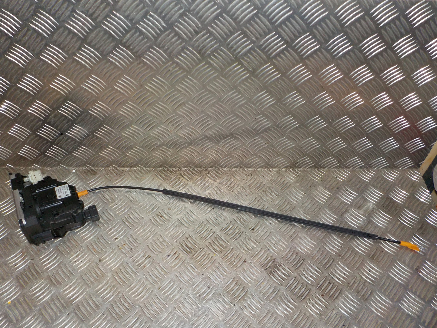 Opel Corsa E Dørlås Med OEM Nr. 13431841 Fra Opel Ophugger