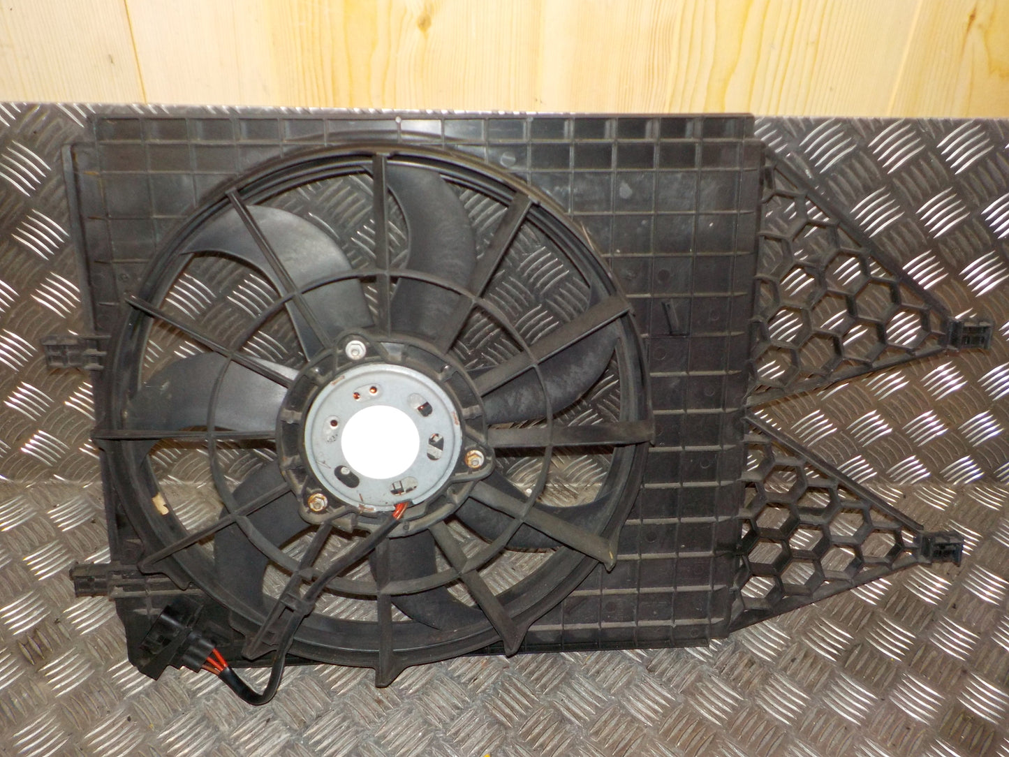 VW Polo 6R Kølerblæser El Med OEM Nr. 6Q0959455AD Fra VW Ophugger