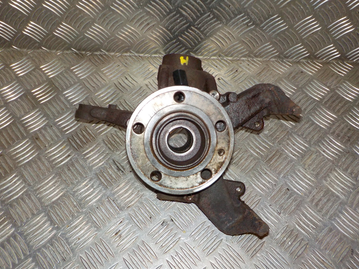 VW Polo 6R Spindel For H Med OEM Nr. 6Q0407256AC Fra VW Ophugger