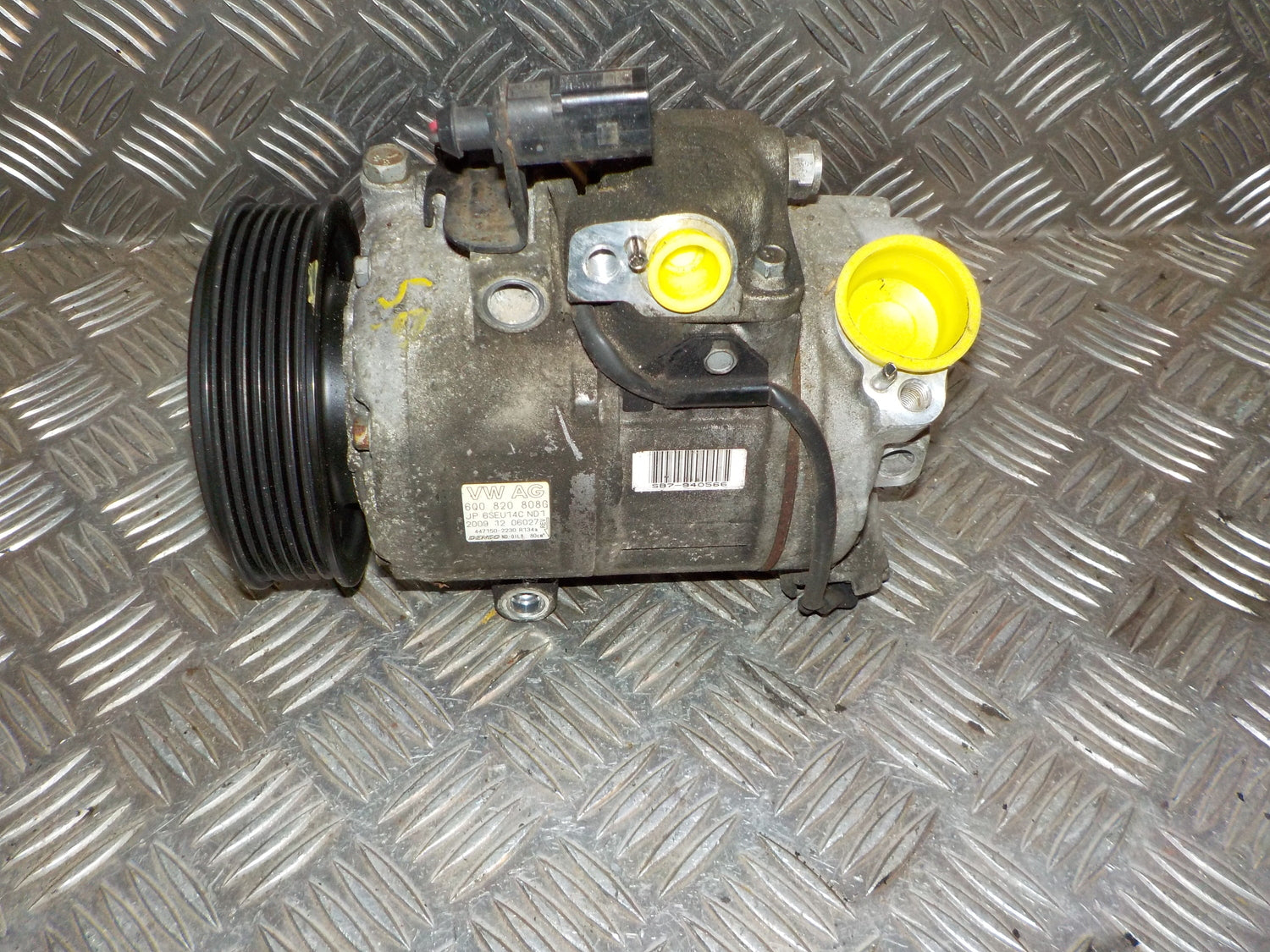 VW Polo 6R Aircondition Pumpe Med OEM Nr. 6R0820808G Fra VW Ophugger