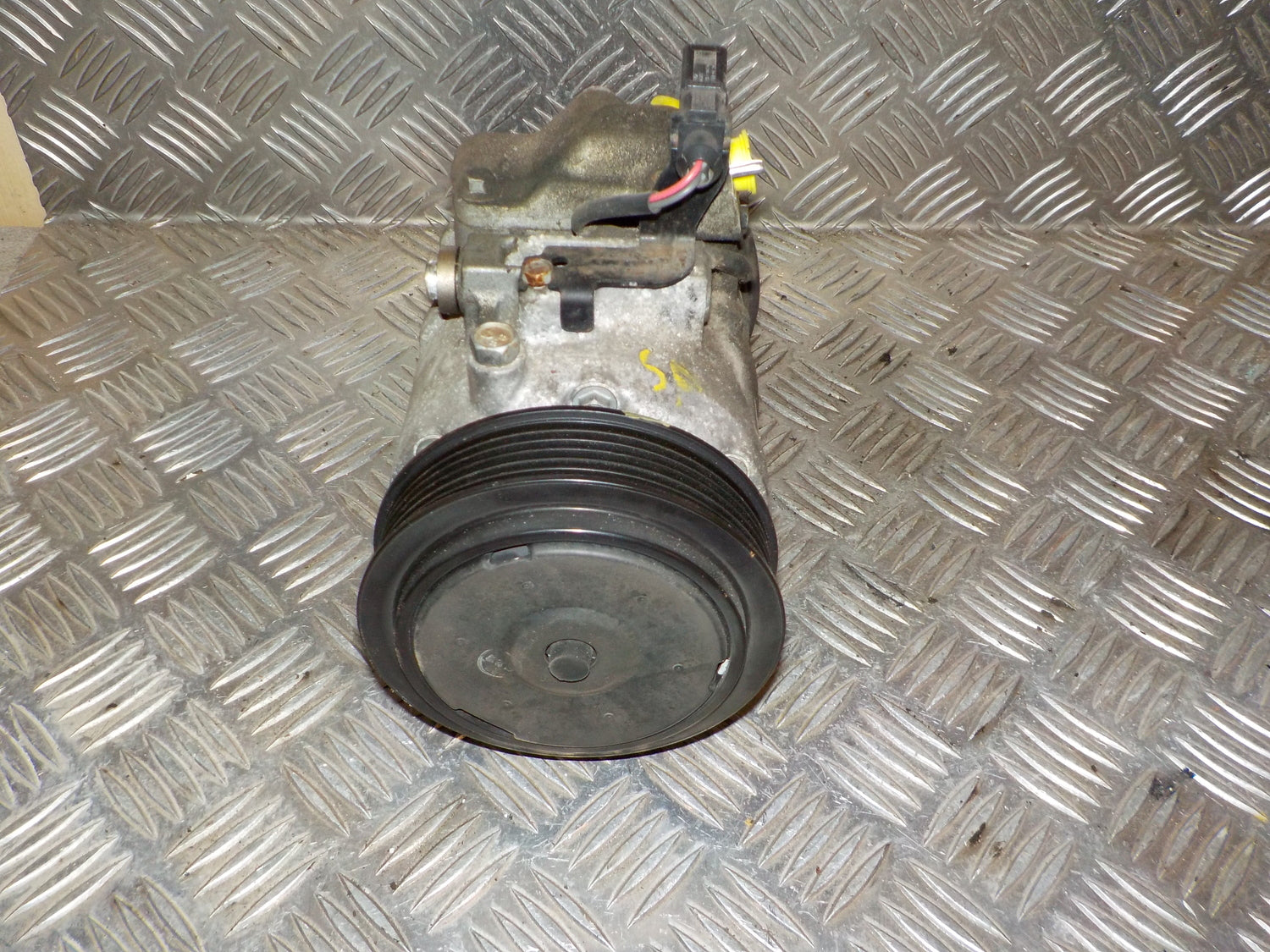 VW Polo 6R Aircondition Pumpe Med OEM Nr. 6Q0820808G Fra VW Ophugger