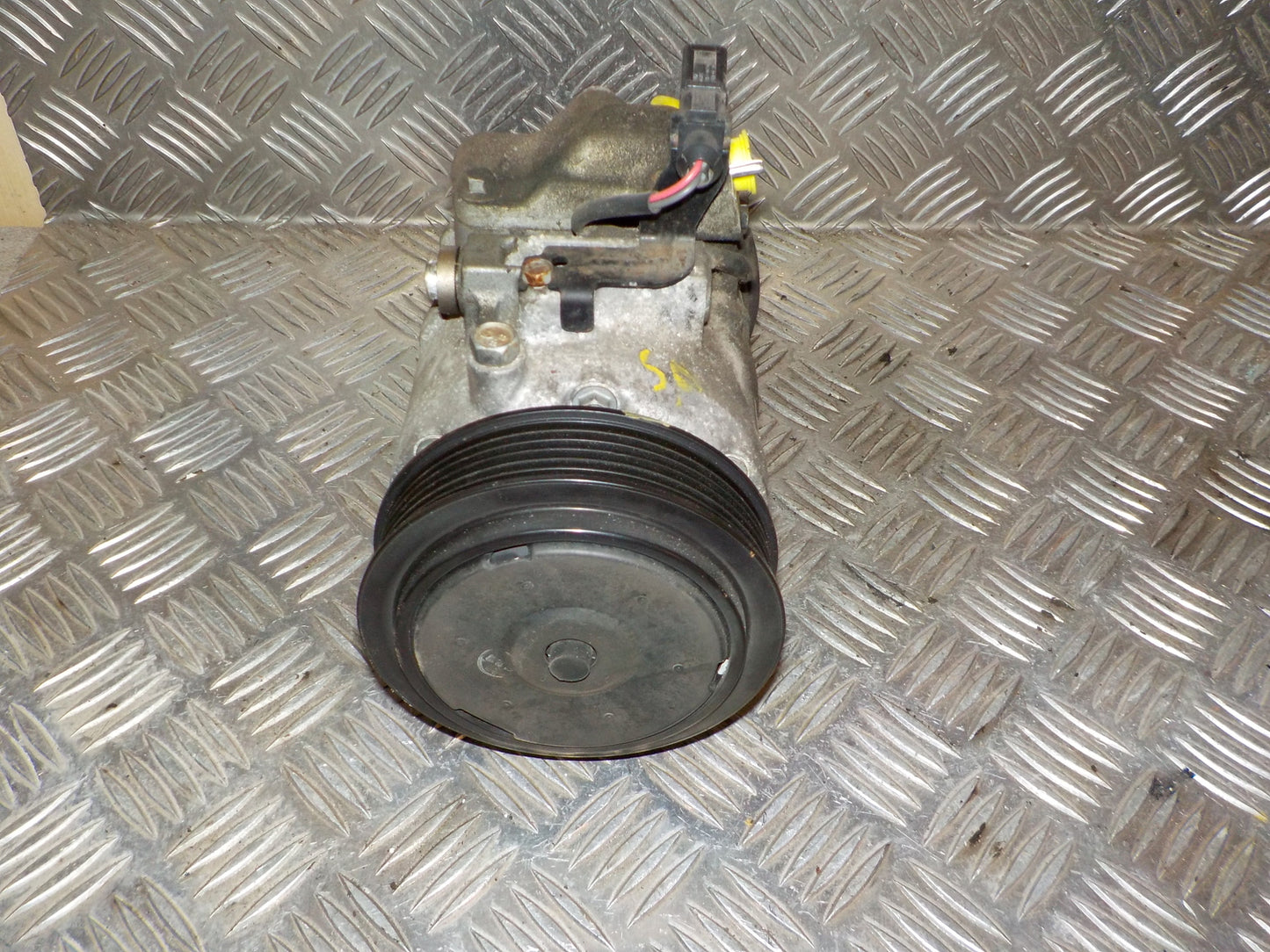 VW Polo 6R Aircondition Pumpe Med OEM Nr. 6R0820803F Fra VW Ophugger