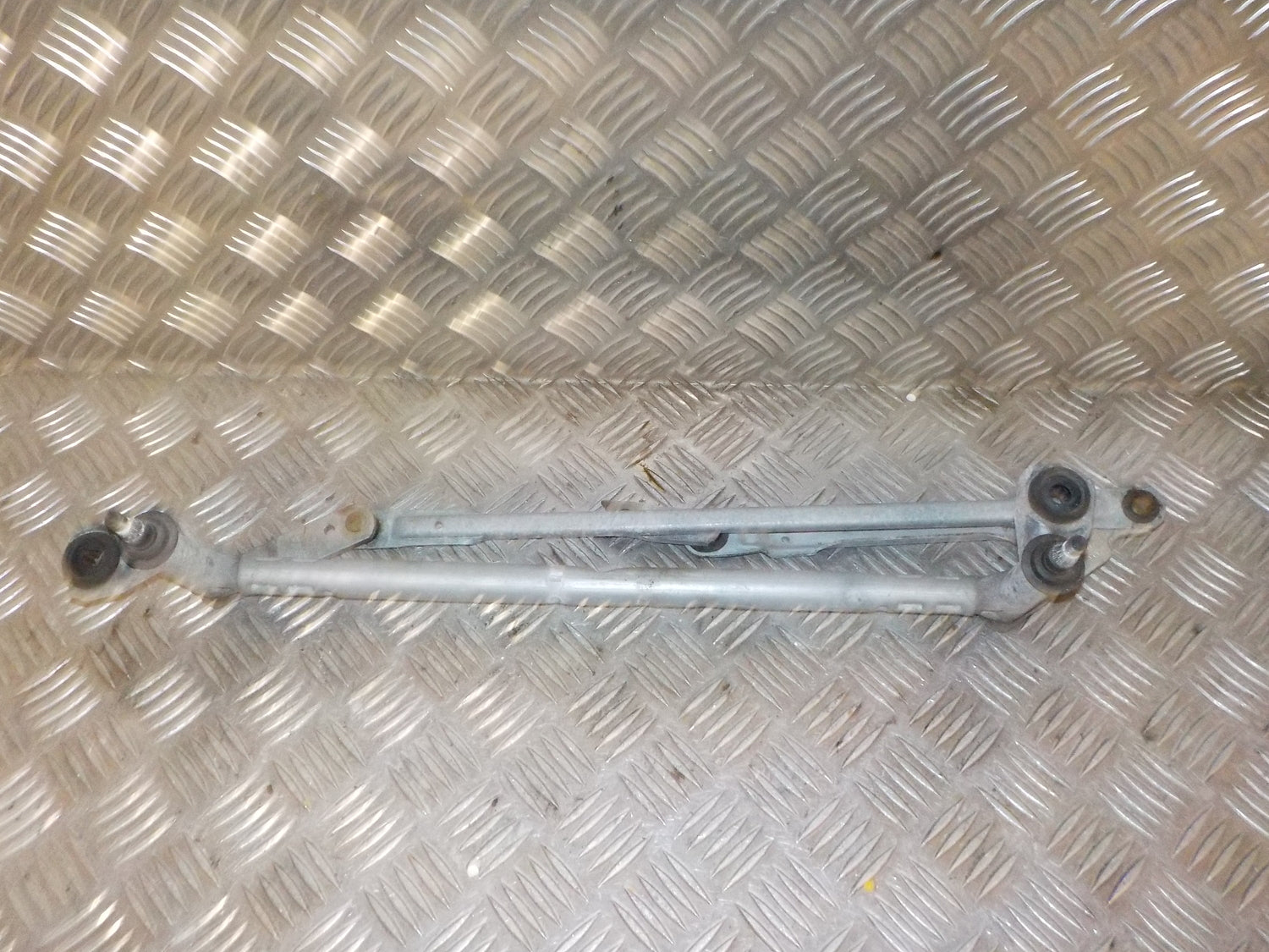 VW Polo 6R Viskertræk Med OEM Nr. 6R1955023C Fra VW Ophugger