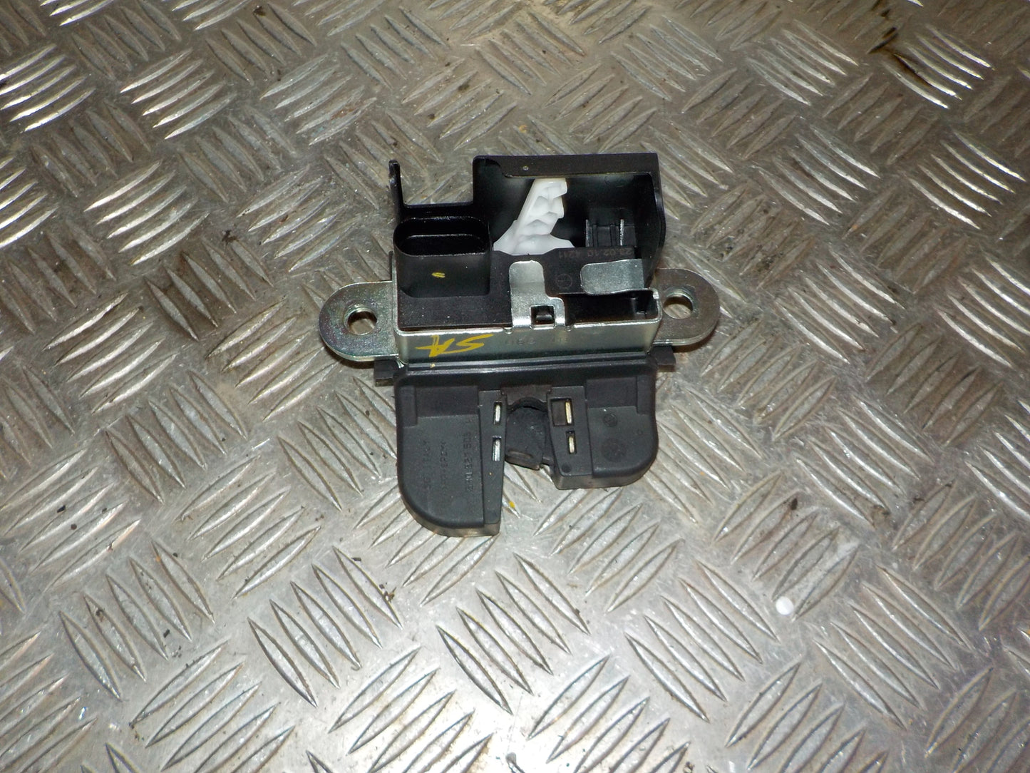 VW Polo 6R Dørlås Med OEM Nr. 6R0827505E9B9 Fra VW Ophugger