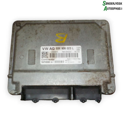 VW Polo 6R Motorstyring - Motorstyreboks - Injection Elboks Med OEM Nr. 03E906023L Fra VW Ophugger