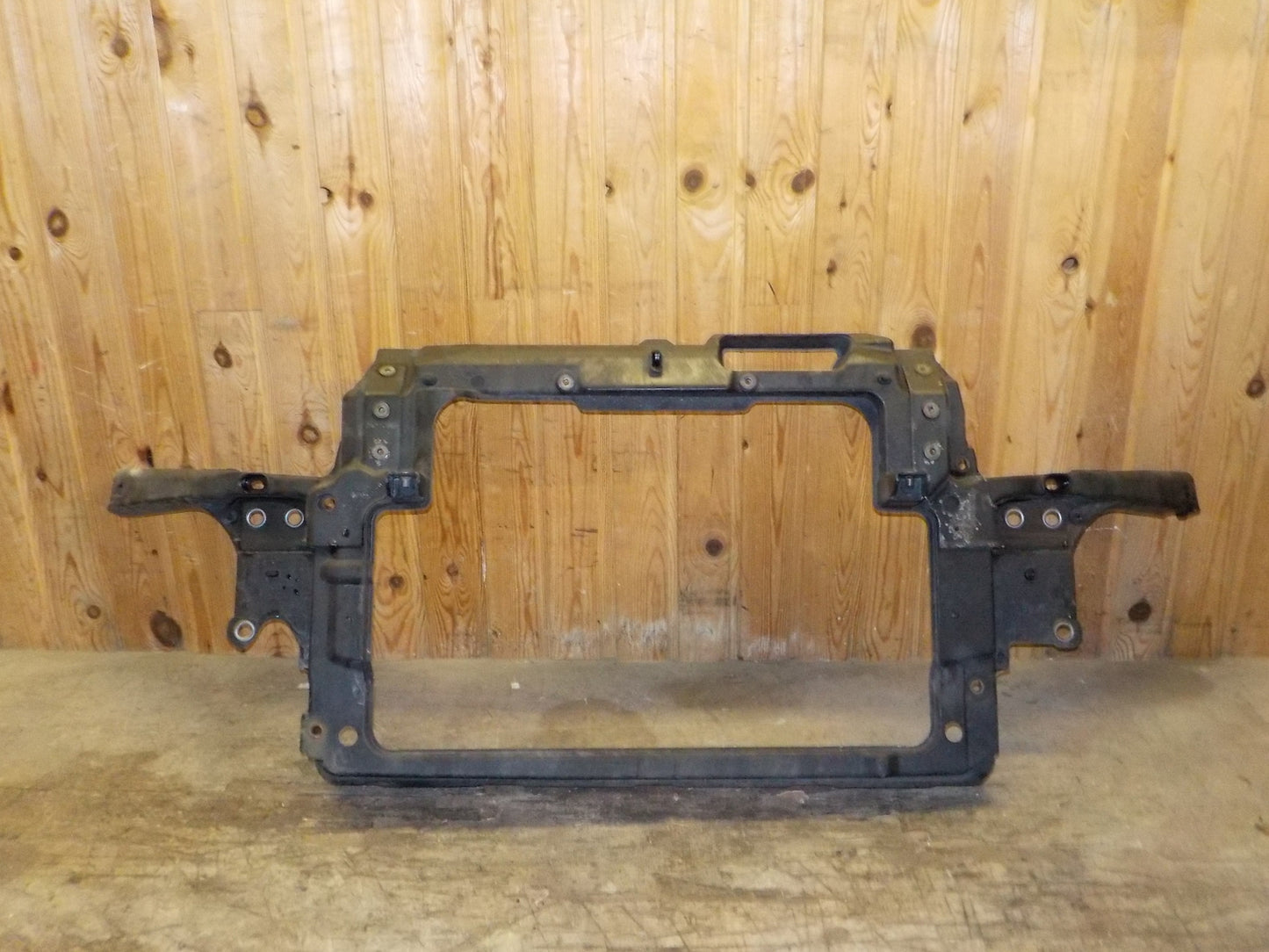 Skoda Fabia Frontkasse Med OEM Nr. 6Y0805588M Fra Skoda Ophugger