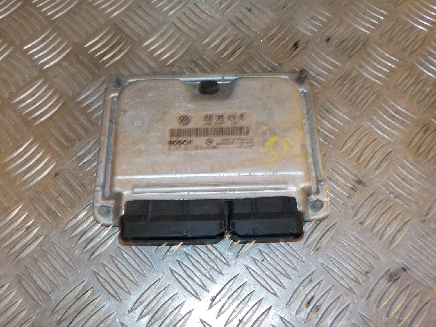 Skoda Fabia Motorstyring - Motorstyreboks - Injection Elboks Med OEM Nr. 038906019NE Fra Skoda Ophugger