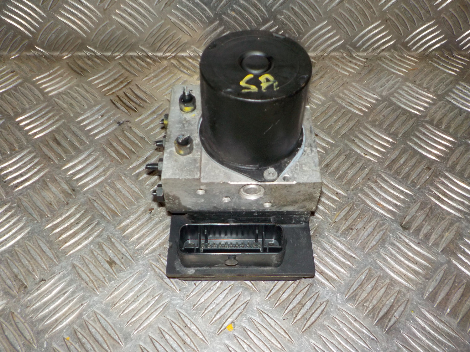 Skoda Fabia ABS Pumpe Med OEM Nr. 6Q0614517R Fra Skoda Ophugger