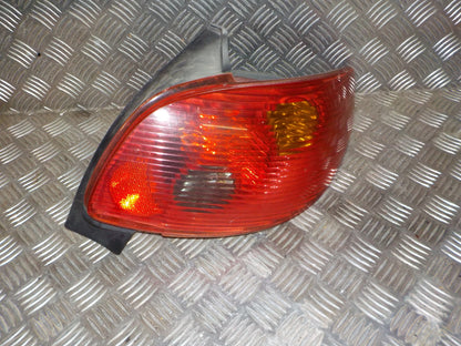 Peugeot 206 Baglygte Med OEM Nr. 6351S0 Fra Peugeot Ophugger