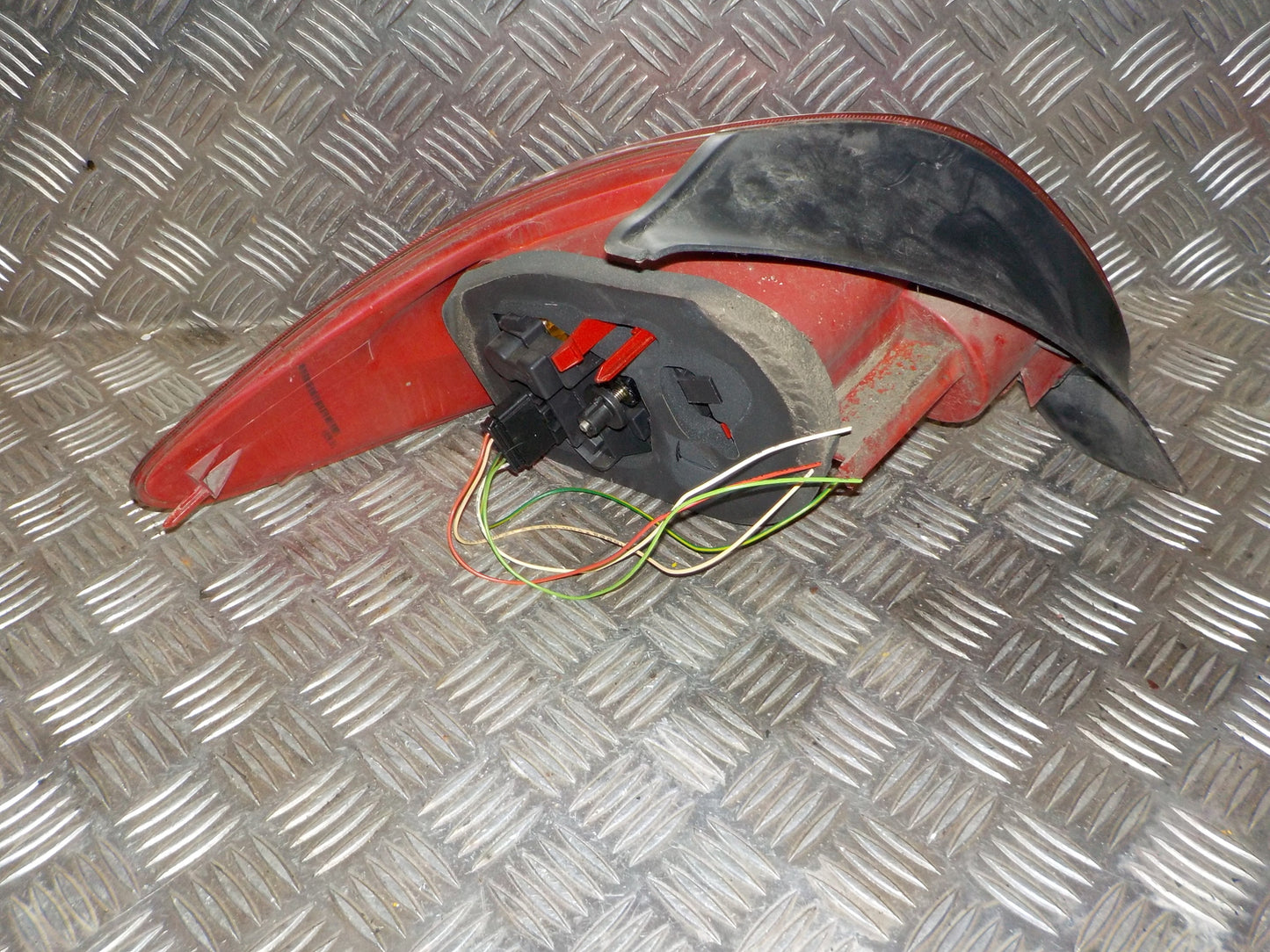 Peugeot 206 Baglygte Med OEM Nr. 6351S0 Fra Peugeot Ophugger