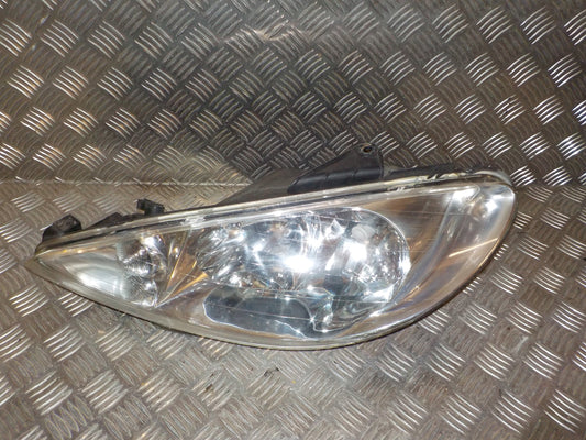 Peugeot 206 Forlygte Med OEM Nr. 6208A0 Fra Peugeot Ophugger