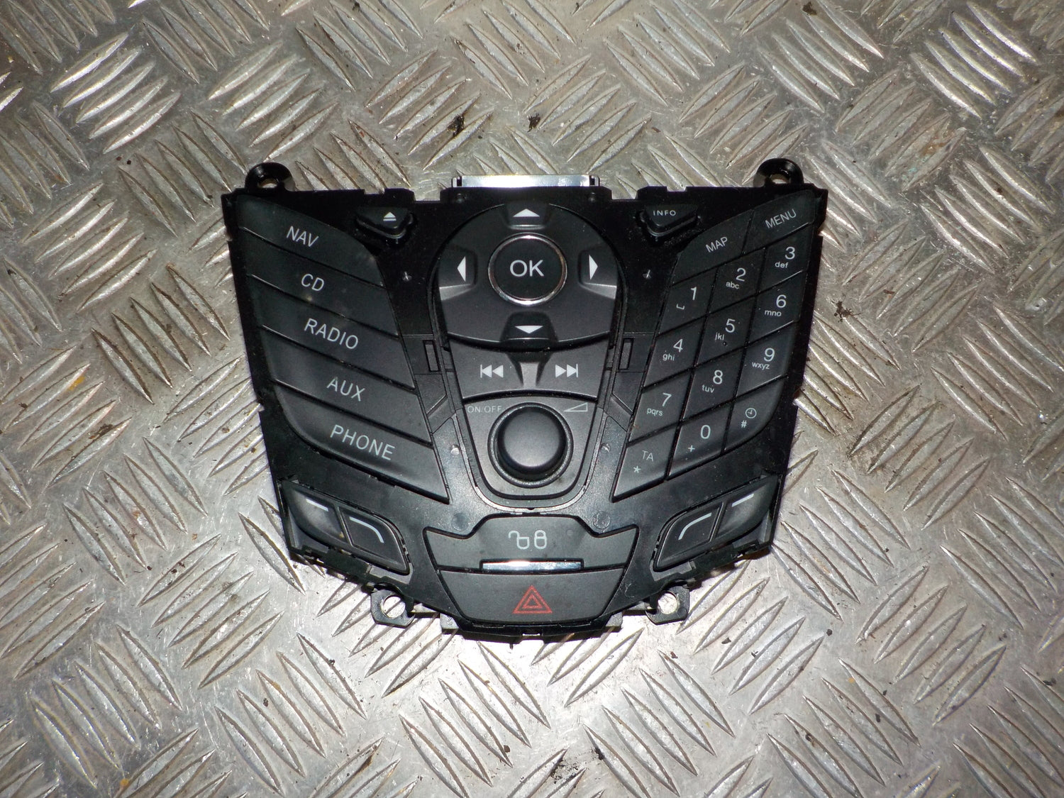 Ford Focus Radioforplade Med OEM Nr. 1771645 Fra Ford Ophugger