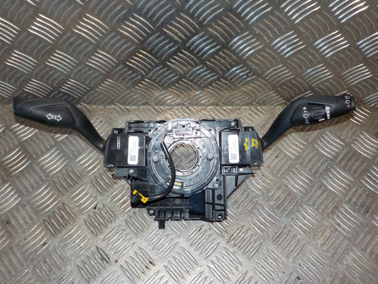 Ford Focus Kontakt Combi Med OEM Nr. BV6T13N064AG Fra Ford Ophugger