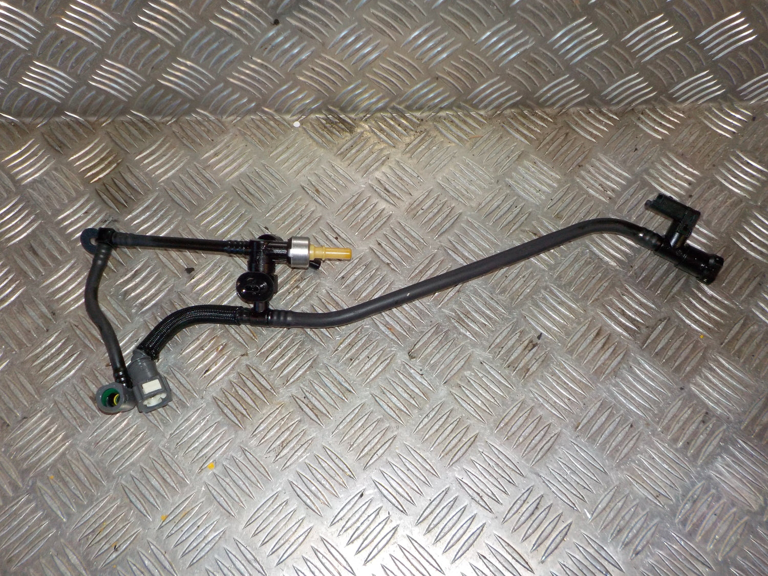 Ford Focus Brændstoffilter Konsol Med OEM Nr. 1763547 Fra Ford Ophugger