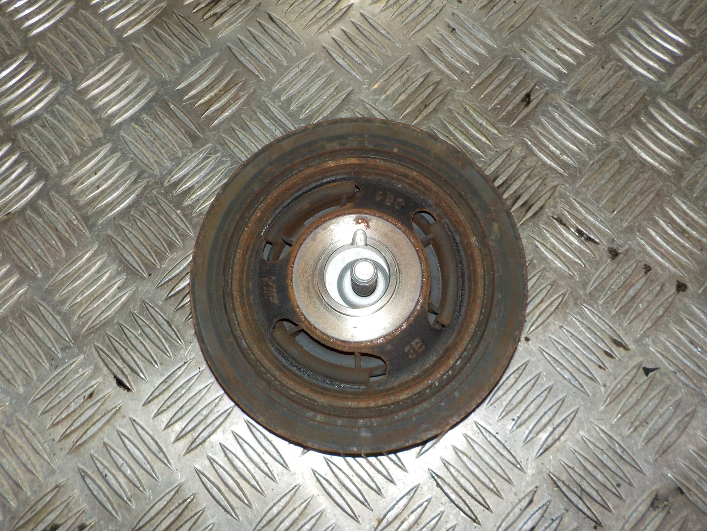 Ford Focus Krumtap Remskive Servo Med OEM Nr. 1690296 Fra Ford Ophugger