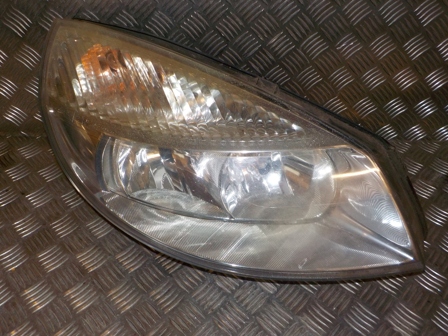 Renault Grand Scenic 2 Forlygte Med OEM Nr. 260102336R Fra Renault Ophugger