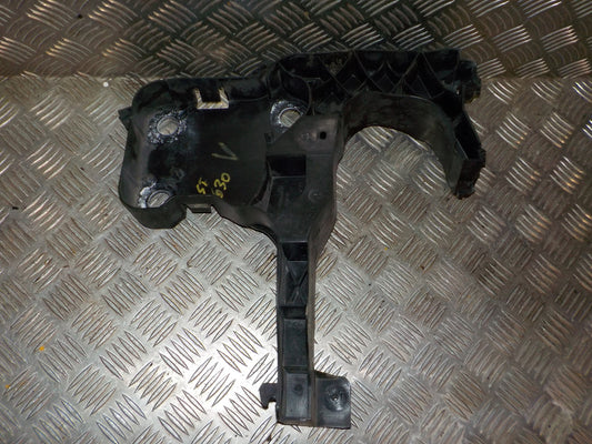 Renault Grand Scenic 2 Forlygteholder Med OEM Nr. 8200137495 Fra Renault Ophugger