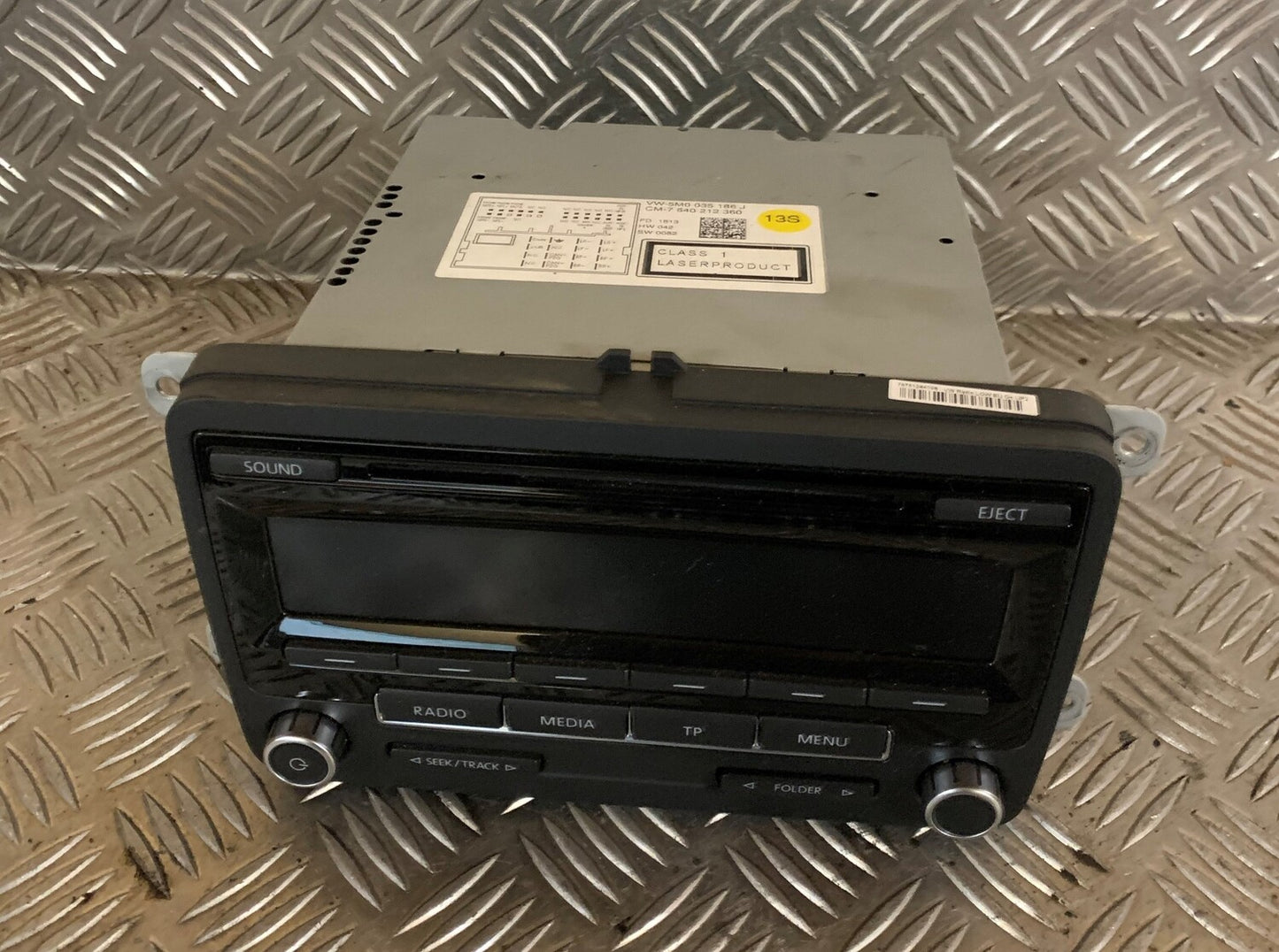 VW Polo 6R Radio M/Cd Med OEM Nr. 5M0035186J Fra VW Ophugger