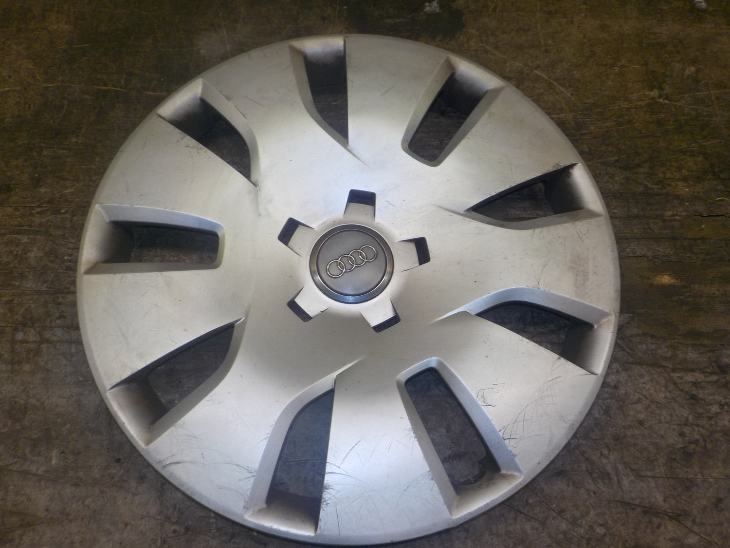 Audi A3 Navkapsel Med OEM Nr. 8K0601147 Fra Audi Ophugger