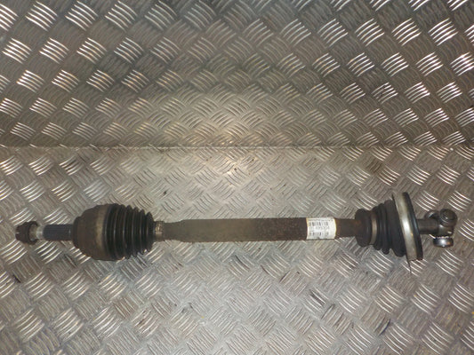Dacia Logan Trækaksel For V Med OEM Nr. 8200499304C Fra Dacia Ophugger