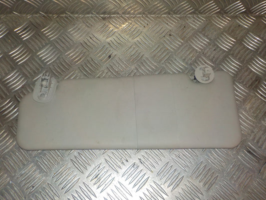 Dacia Logan Solskærm Med OEM Nr. 8200933655 Fra Dacia Ophugger