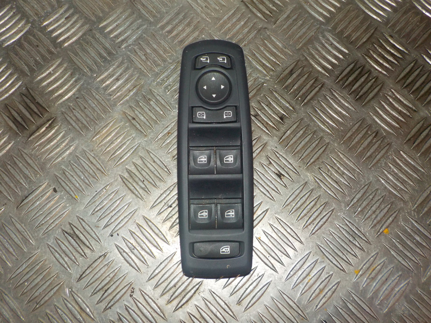 Renault Laguna 3 Kontakt Rudehejs Med OEM Nr. 8096100006R Fra Renault Ophugger