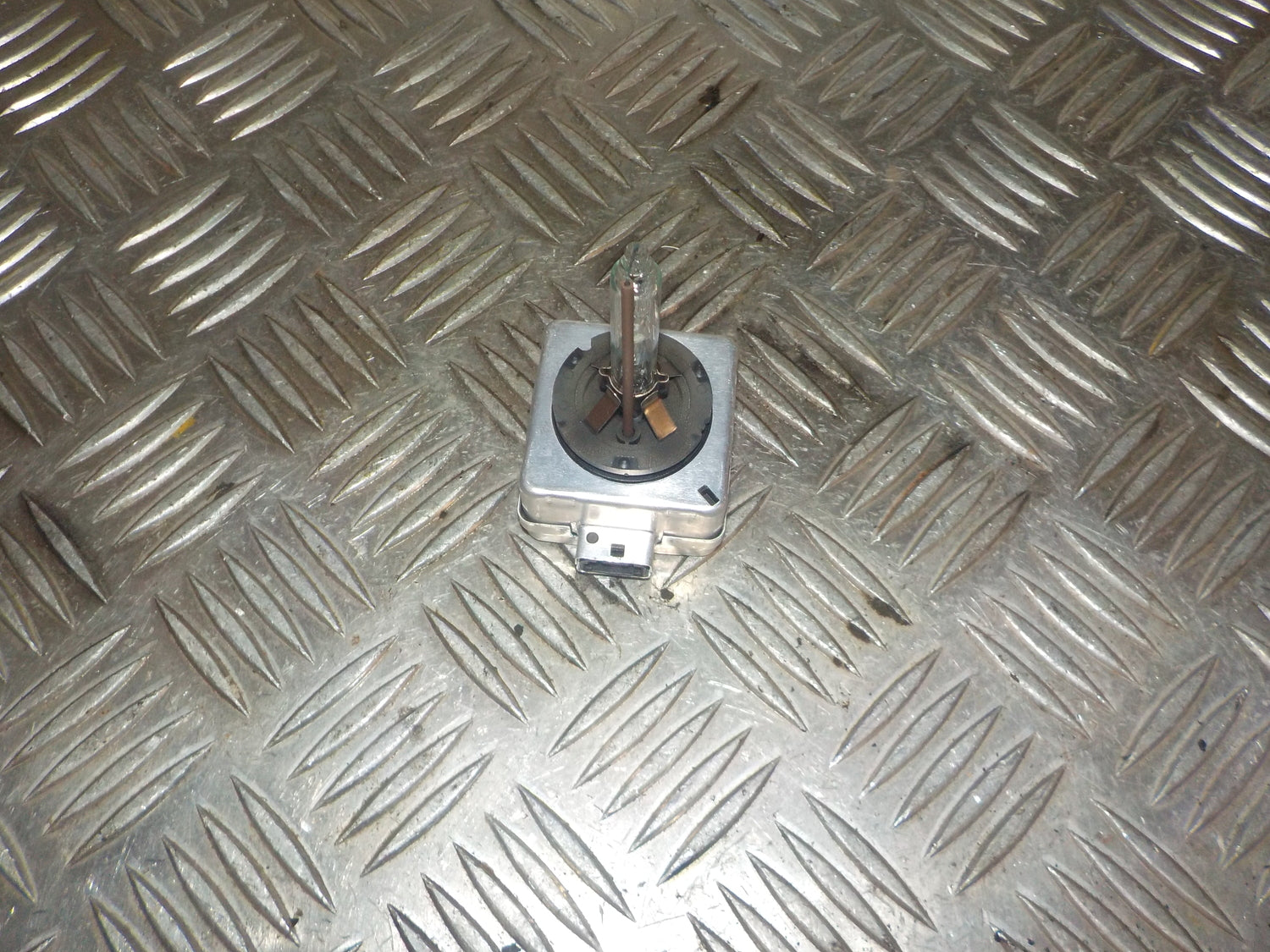 Renault Laguna 3 LED / Xenon Pære Med OEM Nr. 9285141294 Fra Renault Ophugger