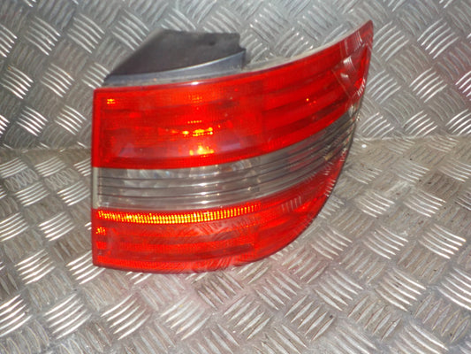 Mercedes B W245 Baglygte Med OEM Nr. 1698202464 Fra Mercedes Ophugger