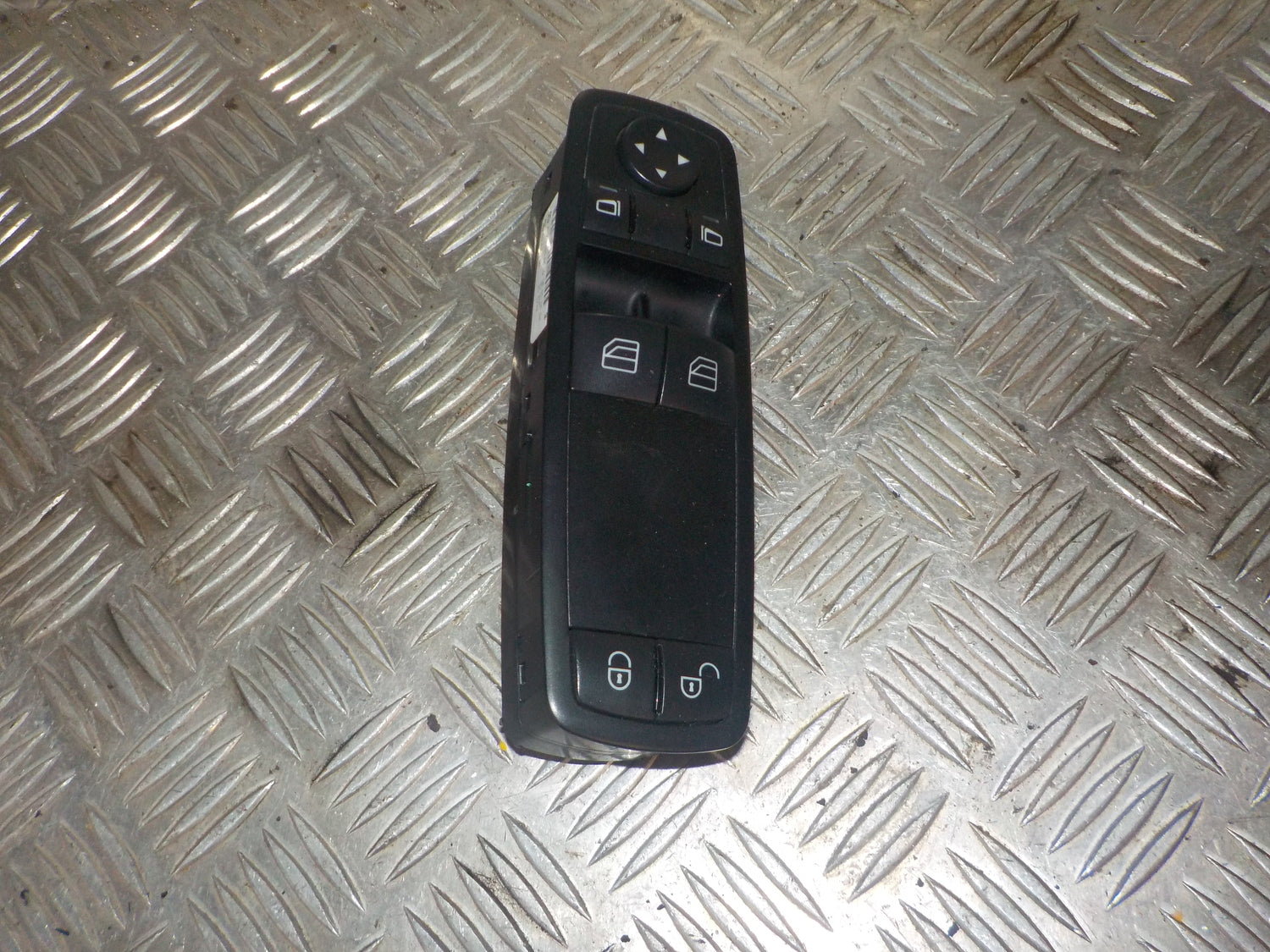Mercedes B W245 Kontakt Rudehejs Med OEM Nr. 1698206410 Fra Mercedes Ophugger