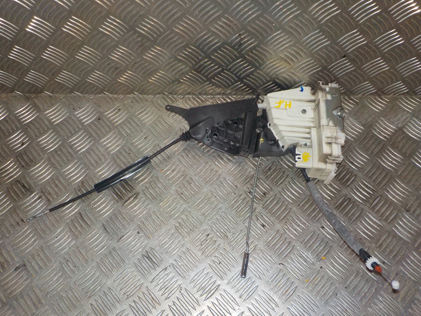 Mercedes B W245 Dørlås Med OEM Nr. 1697202835 Fra Mercedes Ophugger