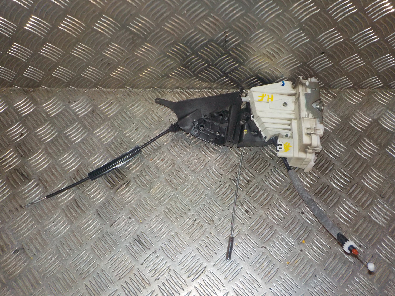 Mercedes B W245 Dørlås Med OEM Nr. 1697202835 Fra Mercedes Ophugger