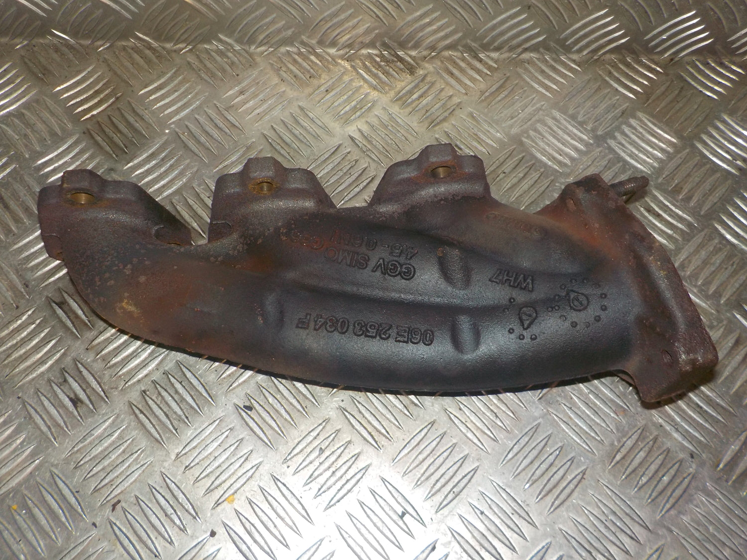 Audi A5 Manifold Ud Med OEM Nr. 06E253034F Fra Audi Ophugger