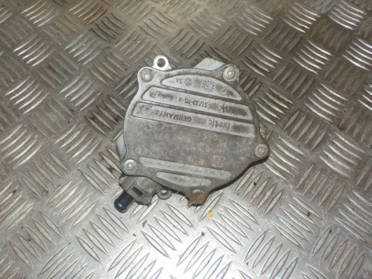 Audi A5 8T Vacuumpumpe Med OEM Nr. 06E148100K Fra Audi Ophugger