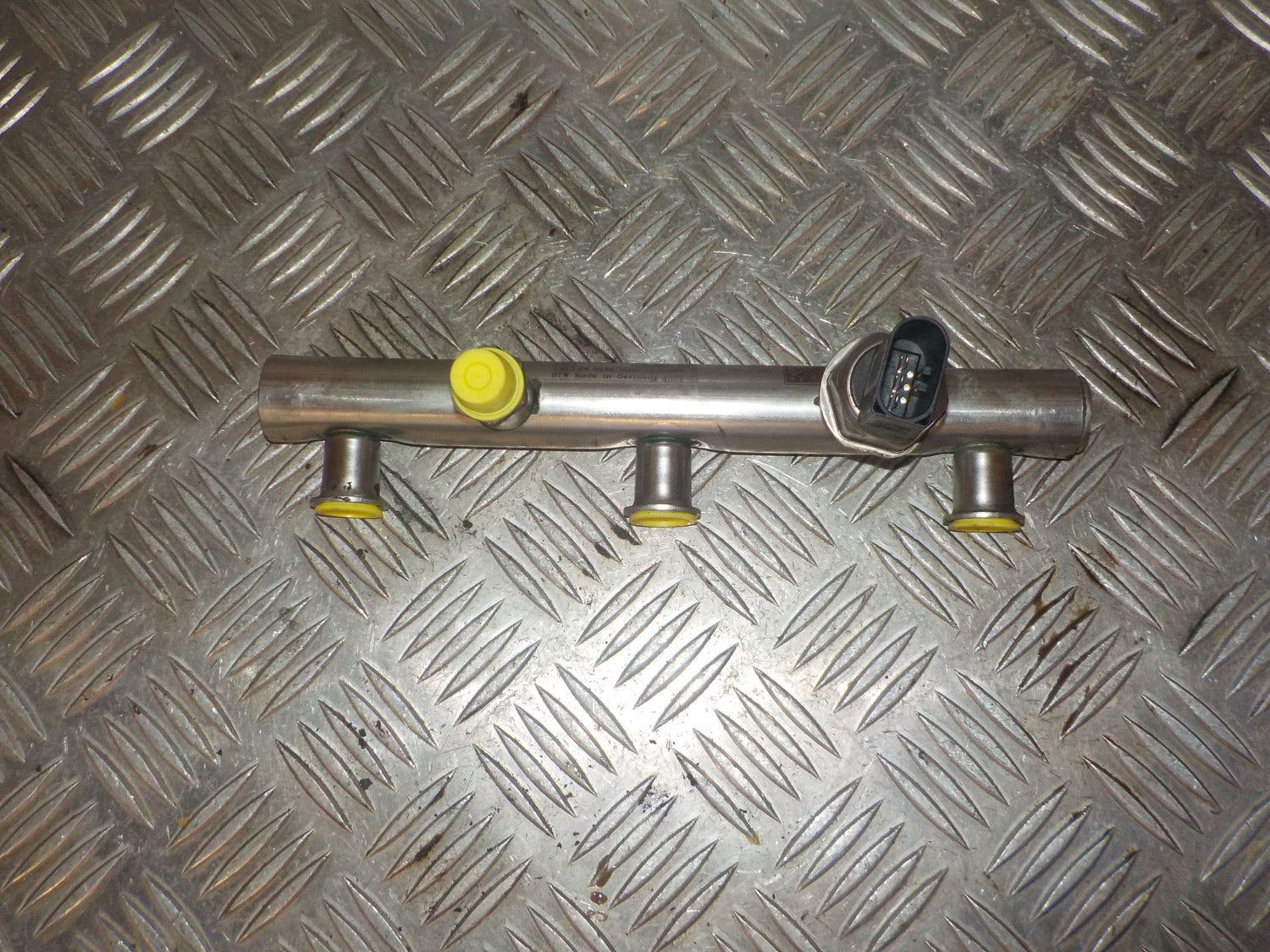 Audi A5 Rail Bro Med OEM Nr. 06E130089B Fra Audi Ophugger