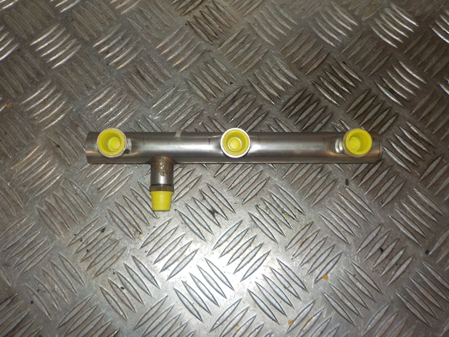 Audi A5 Rail Bro Med OEM Nr. 06E130090D Fra Audi Ophugger