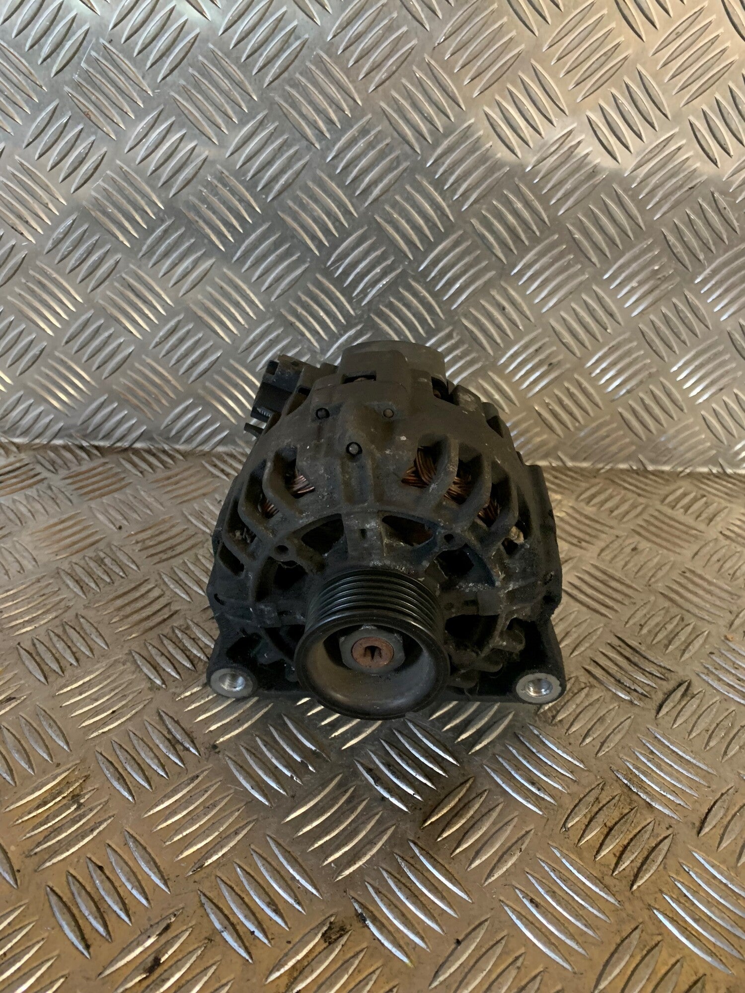 Citroen Xsara Picasso Generator Med OEM Nr. 5705AZ Fra Citroen Ophugger