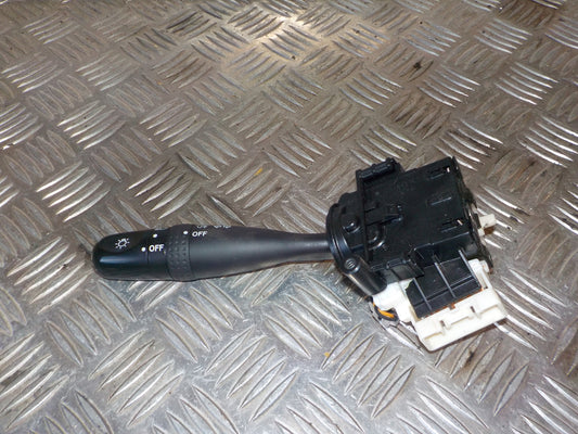 Suzuki Splash Kontakt Blink Med OEM Nr. 3721062JA1 Fra Suzuki Ophugger