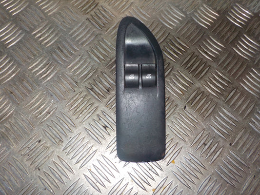 Renault Laguna 2 Kontakt Rudehejs Med OEM Nr. 8200015087 Fra Renault Ophugger