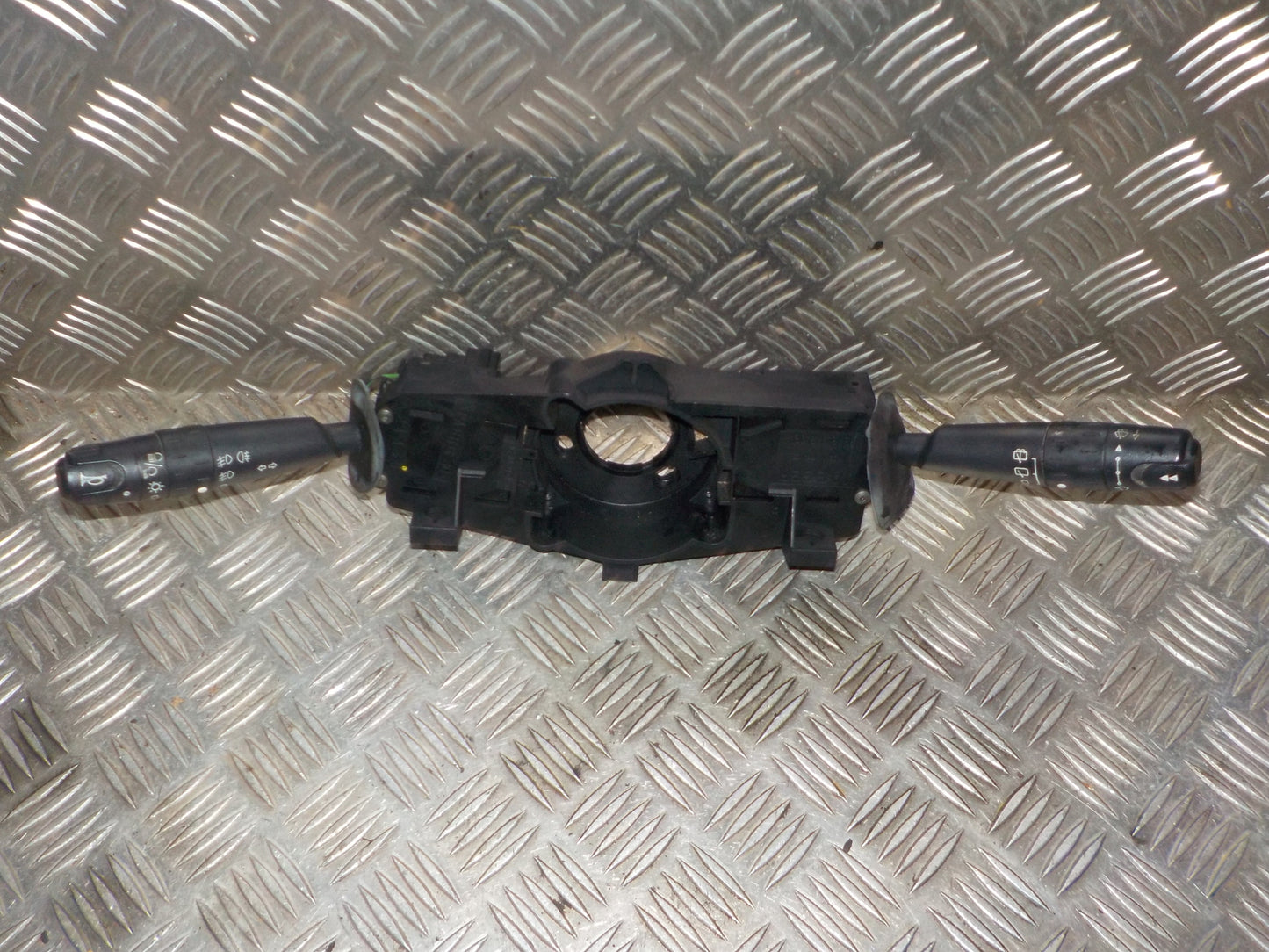 Citroen Xsara Picasso Kontakt Combi Med OEM Nr. 9630605180 Fra Citroen Ophugger