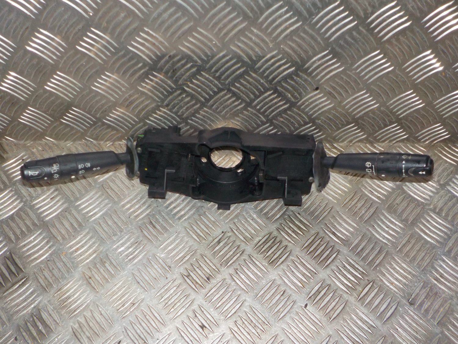 Citroen Xsara Picasso Kontakt Combi Med OEM Nr. 9630605180 Fra Citroen Ophugger