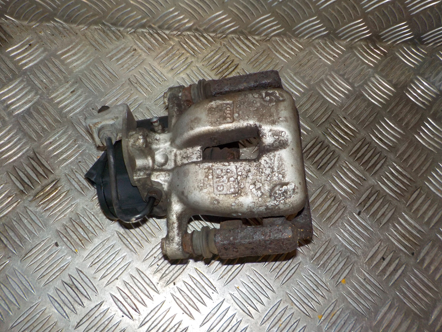 VW Passat 3C Bremsekaliber VB Med OEM Nr. 3C0615403E Fra VW Ophugger