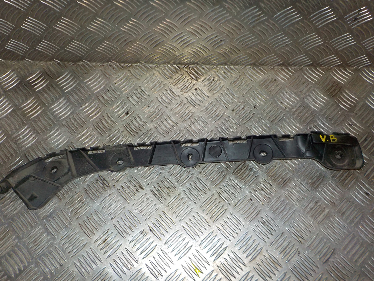 Skoda Octavia Kofangerstiver Med OEM Nr. 5E9807303 Fra Skoda Ophugger