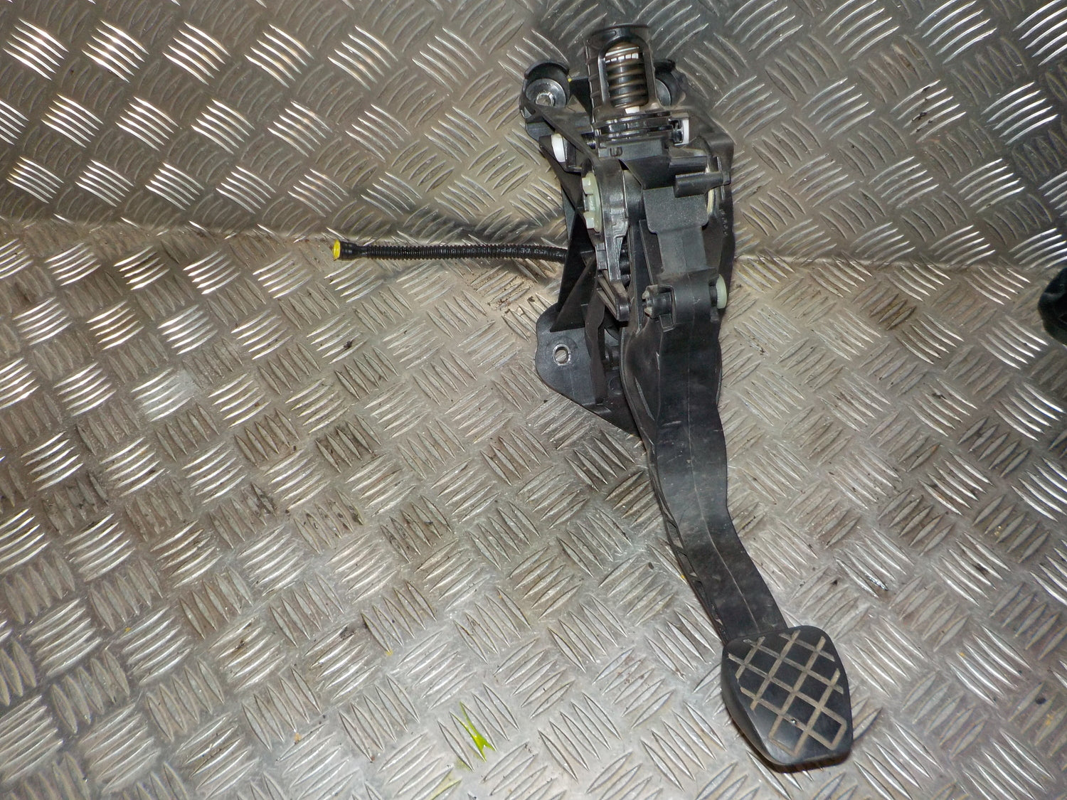 Skoda Octavia Koblingspedal Med OEM Nr. 5Q1721059EQ Fra Skoda Ophugger