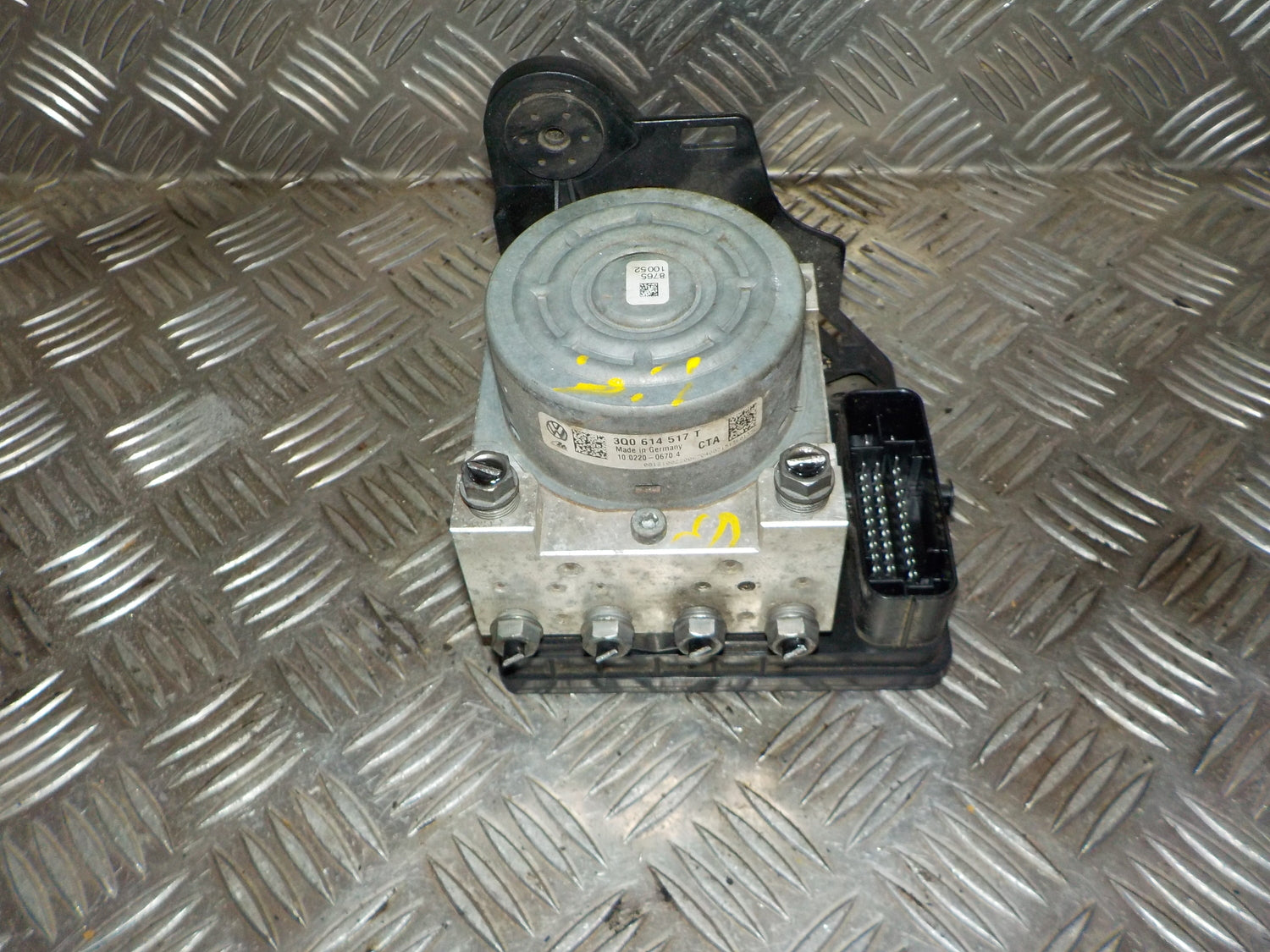 Skoda Octavia ABS Pumpe Med OEM Nr. 3Q0614517T Fra Skoda Ophugger