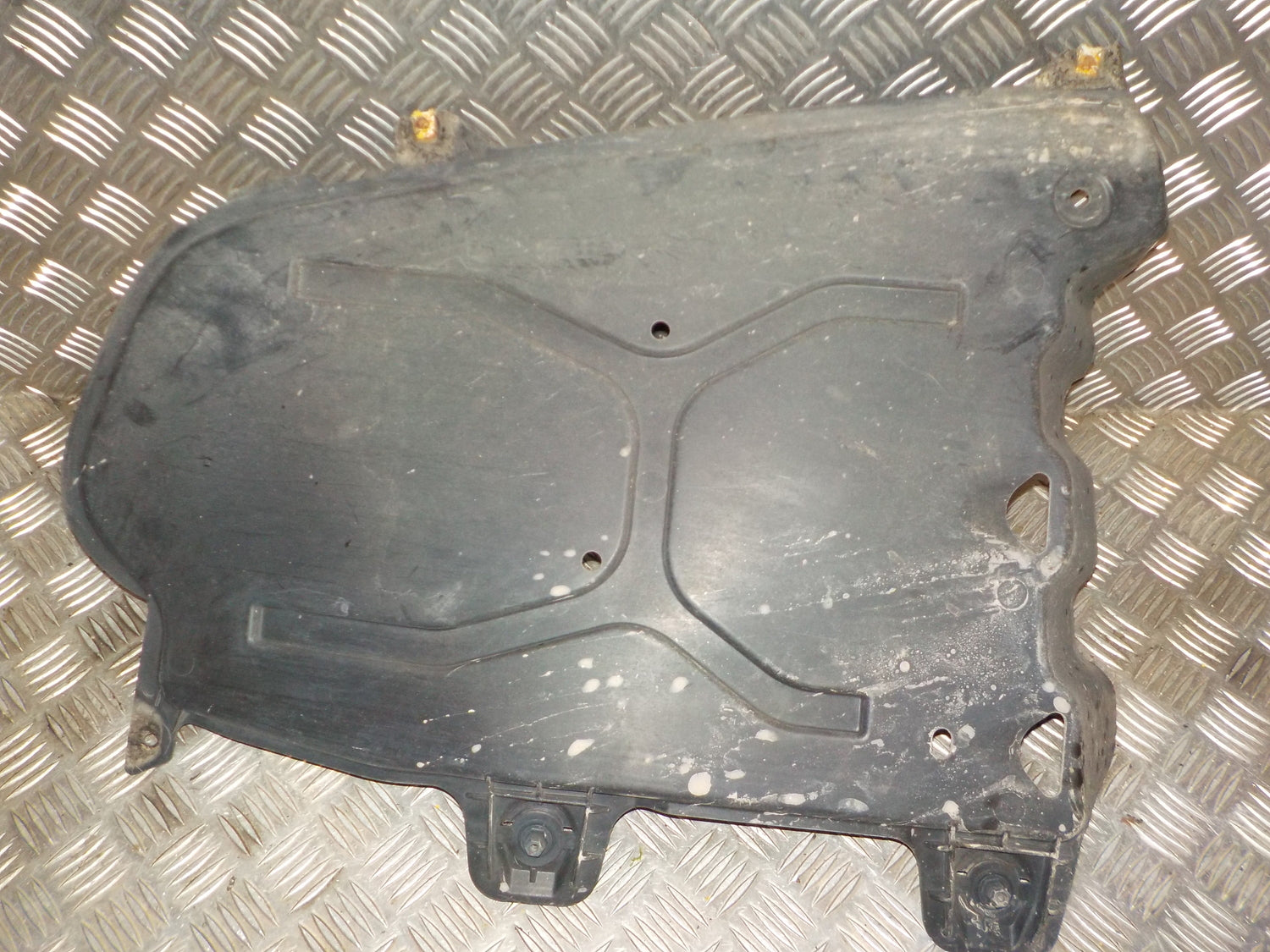 Skoda Octavia Motorskjold, Bund Med OEM Nr. 5E0825205G Fra Skoda Ophugger