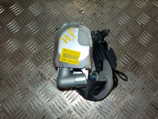Kia Rio UB Sikkerhedsseler For Med OEM Nr. 888801W600 Fra Kia Ophugger